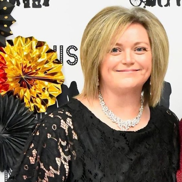 Meet your Posher, Anissa - Picture 2 of 2